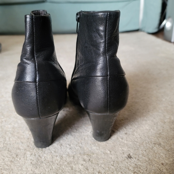 CLARKS Women's Ankle Heel Leather Boots Size 10 Black - Picture 5 of 9